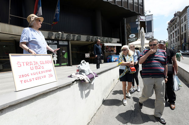 Пензионерка протестује због виле Ђинђићевих